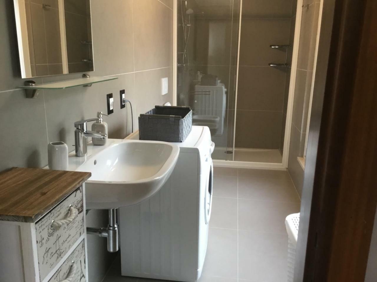 Casa Claudia Apartment Assenza di Brenzone Luaran gambar